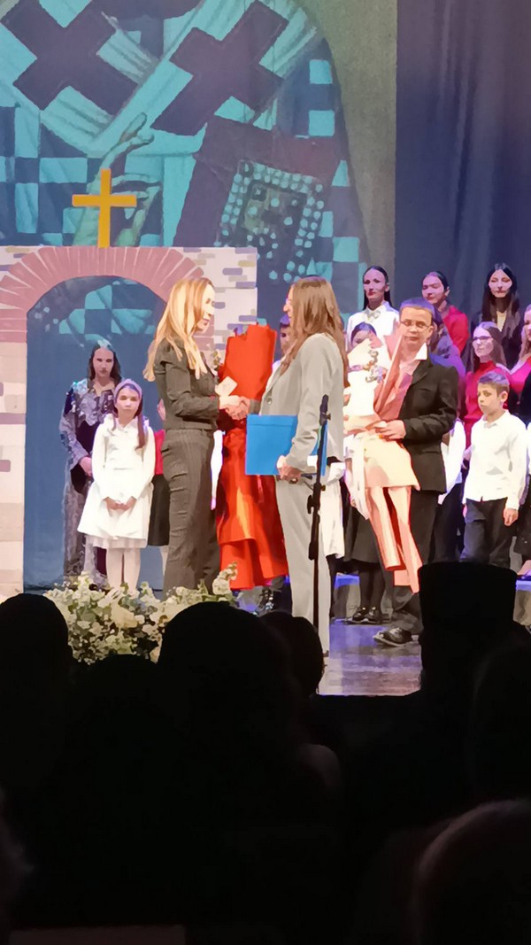 УРУЧЕНА НАГРАДА БРАШОВАН (3)