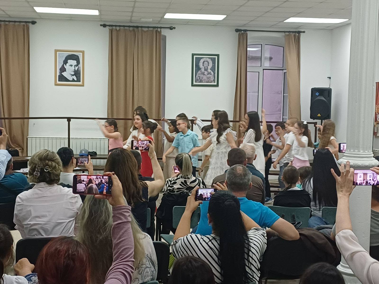 приредбе на крају школске године (2)