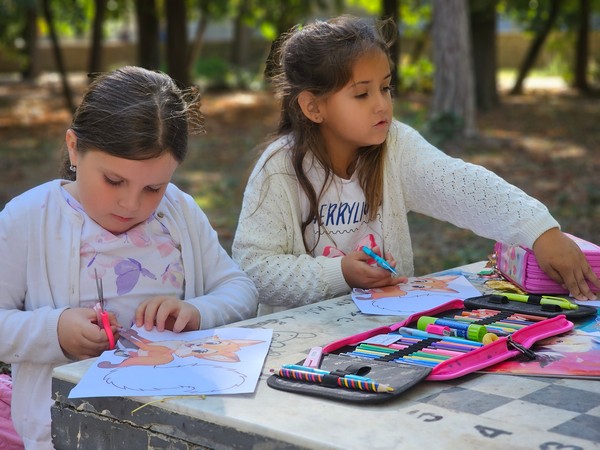 ЈЕСЕЊА ЧАРОЛИЈА У ПАРКУ КРЕАТИВНИ ЧАС НА ОТВОРЕНОМ (7)