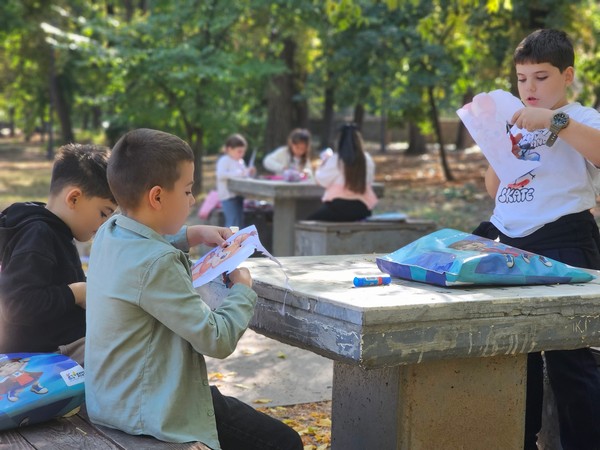 ЈЕСЕЊА ЧАРОЛИЈА У ПАРКУ КРЕАТИВНИ ЧАС НА ОТВОРЕНОМ (9)